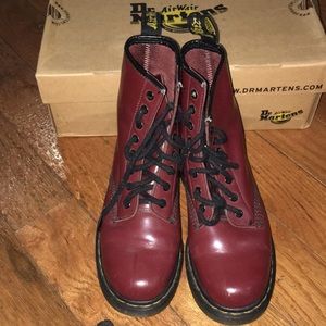 BURGUNDY AUTHENTIC DR MARTENS